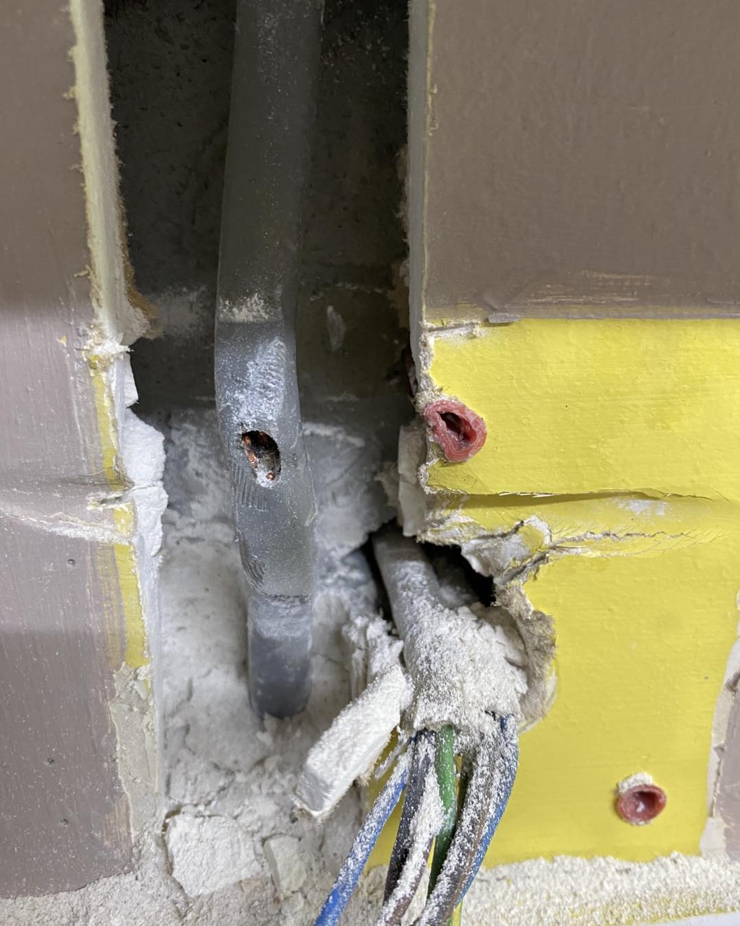 Emergency electrical fault finding call out in Downend